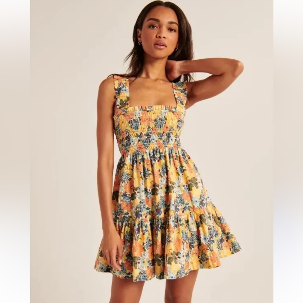 NWT Abercrombie & Fitch size XS floral smocked bodice tiered mini dress summer
